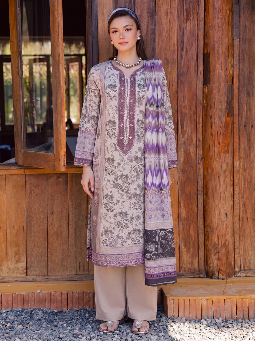 SAFWA PARAHA VOL 44 3 Piece Lawn collection BTM106